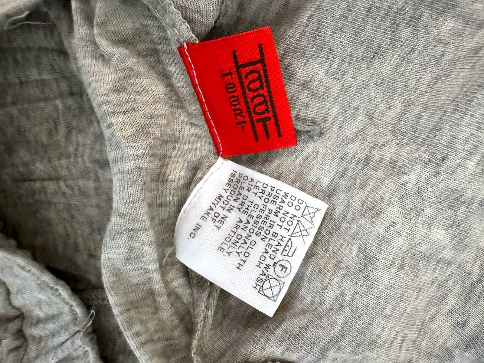 Issey Miyake HaaT Issey Miyake ‘HaaT’ Two-Piece Set (Short-Sleeved Top and Asymmetrical Skirt) in Grey Vigoré Cotton Knit 13