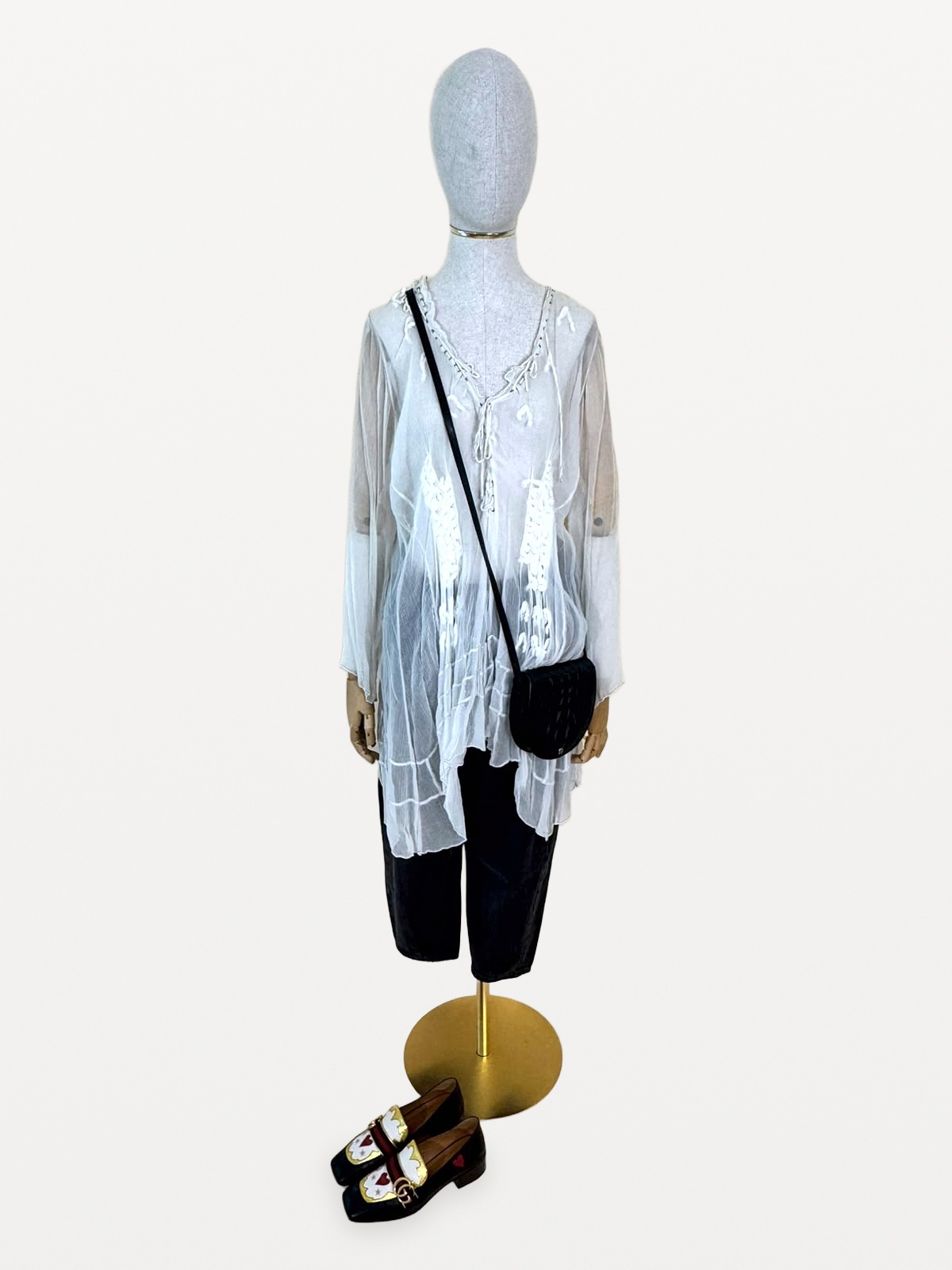 Issey Miyake HaaT Issey Miyake HaaT-style blouse in white silk gauze and cotton with handcrafted embroidery