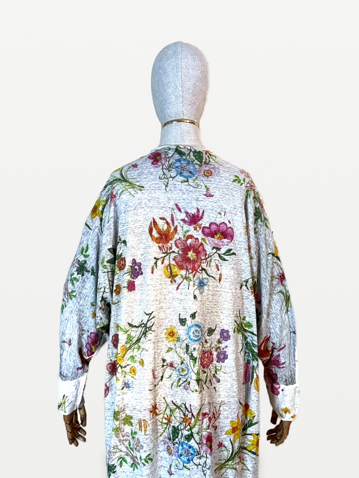 Avant Toi Lange Strickjacke „Avant Toi“ aus feinem Strick mit kunstvollem Blumenmuster 2