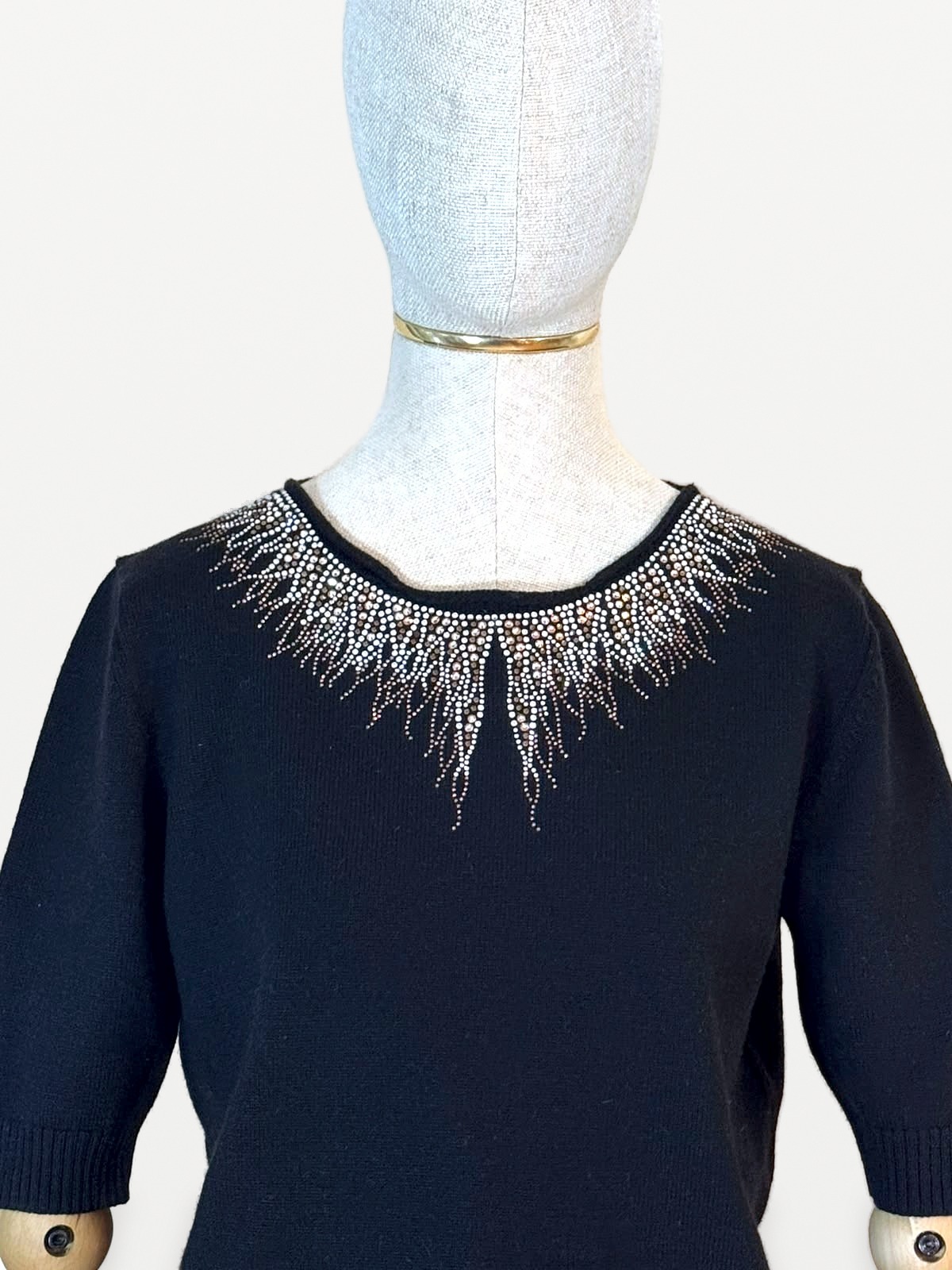 Chanel Top de Punto Chanel Vintage con Escote Incrustado de Cristales Estilo Gargantilla 2