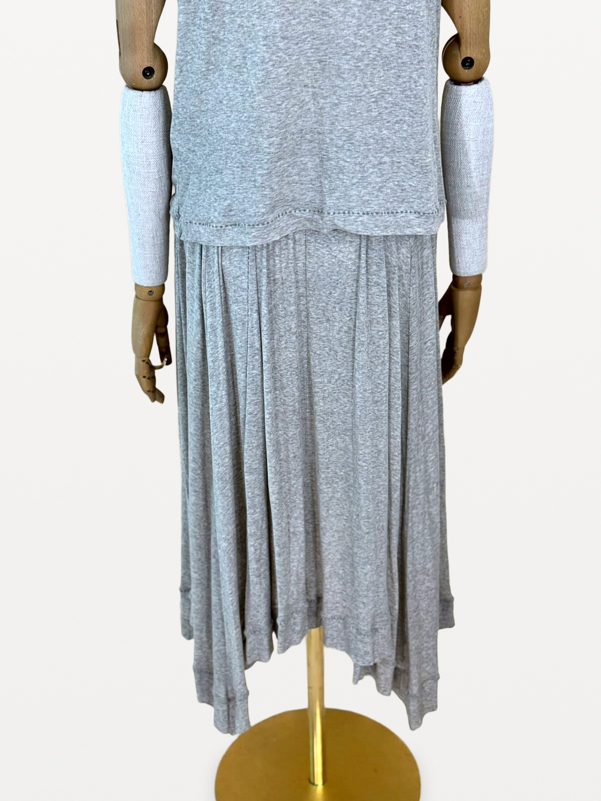 Issey Miyake HaaT Issey Miyake ‘HaaT’ Two-Piece Set (Short-Sleeved Top and Asymmetrical Skirt) in Grey Vigoré Cotton Knit 7