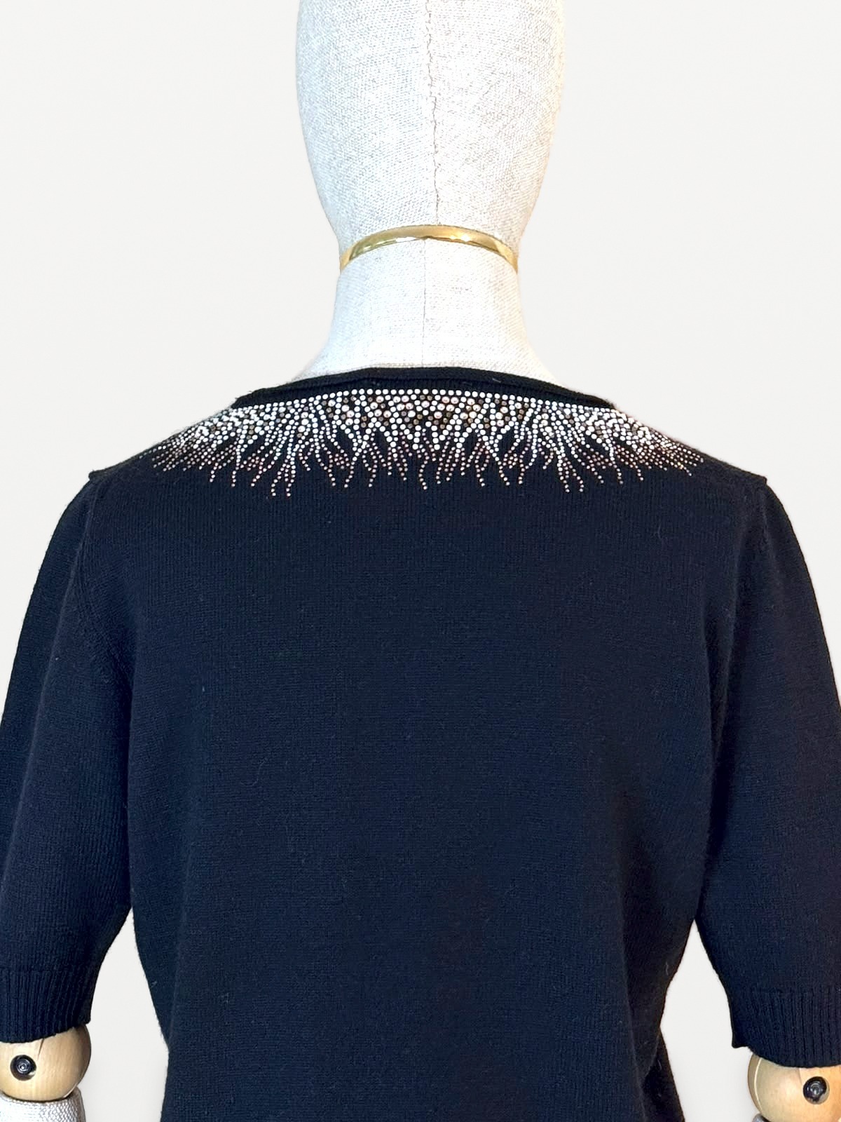 Chanel Top de Punto Chanel Vintage con Escote Incrustado de Cristales Estilo Gargantilla 3