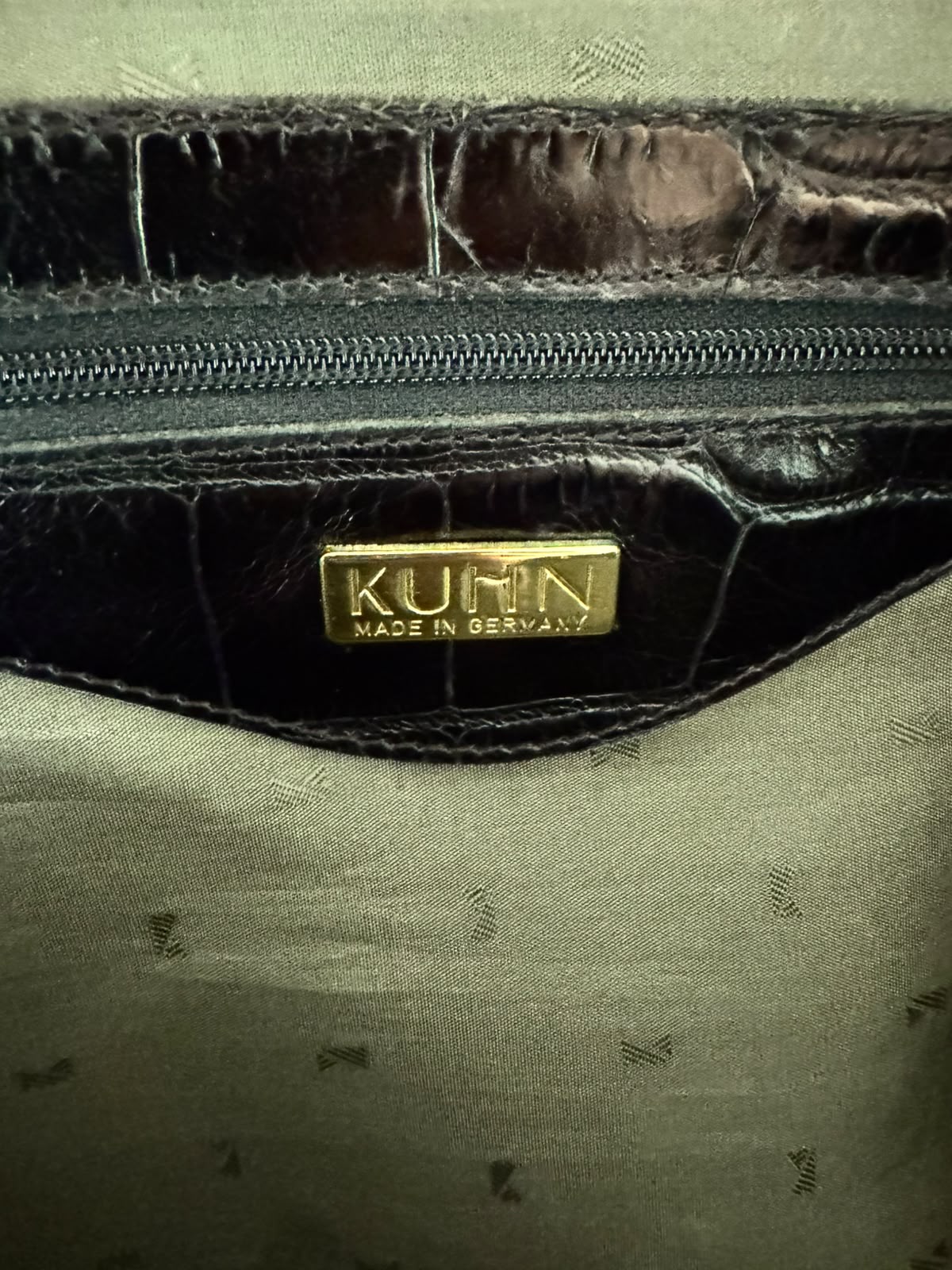 Kuhn Kuhn’s Fine Line Vintage Handbag in Crocodile-Effect Embossed Cowhide Leather 3