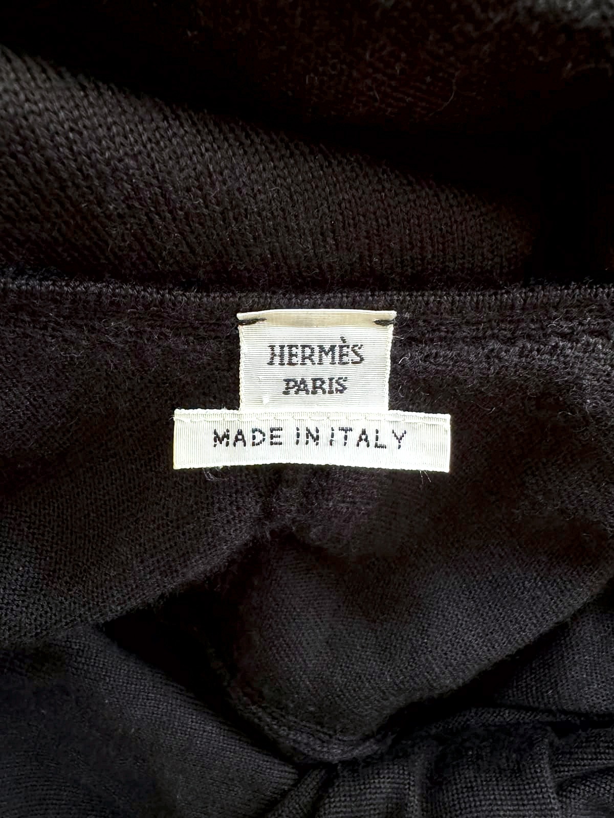 Hermès Vestido de Punto Hermès en Cachemira y Seda Negro con Cuello Escultórico 4