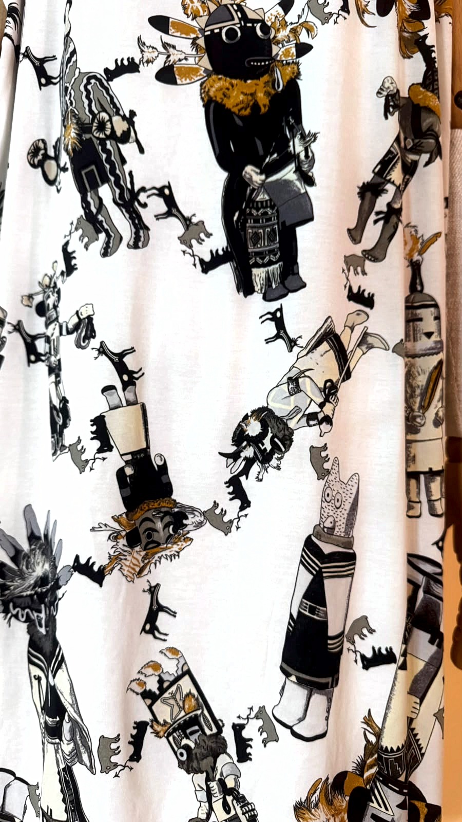Hermès Hermès-Kleid aus Baumwolle mit ethnischem „Kachinas“-Motiv und Lammlederbesatz 4