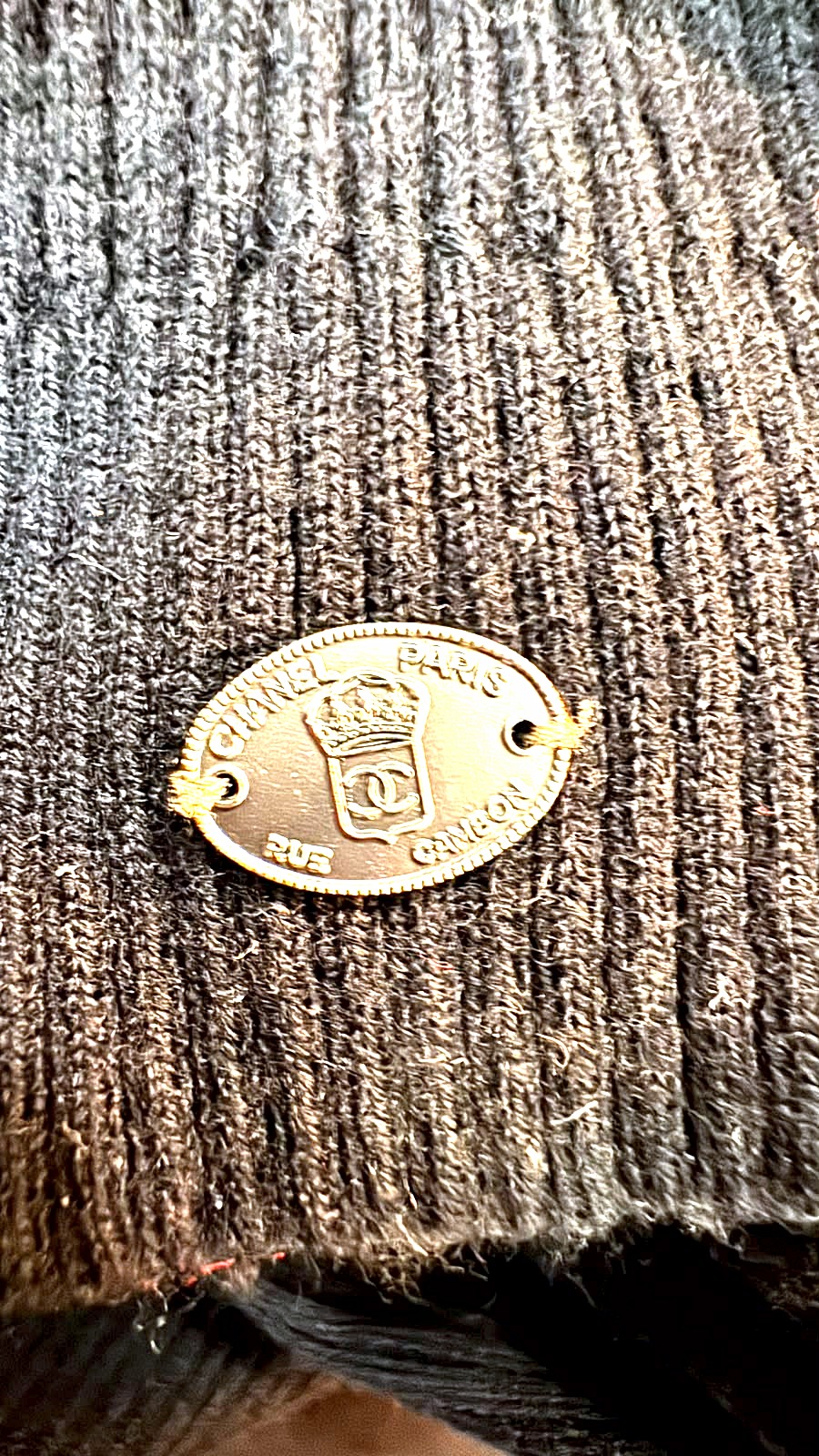 Chanel Pullover mit Knoten 3