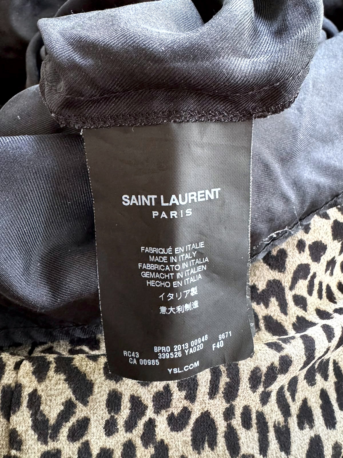 Vestido Camisero Sin Mangas Saint Laurent Paris con Estampado de Leopardo 3