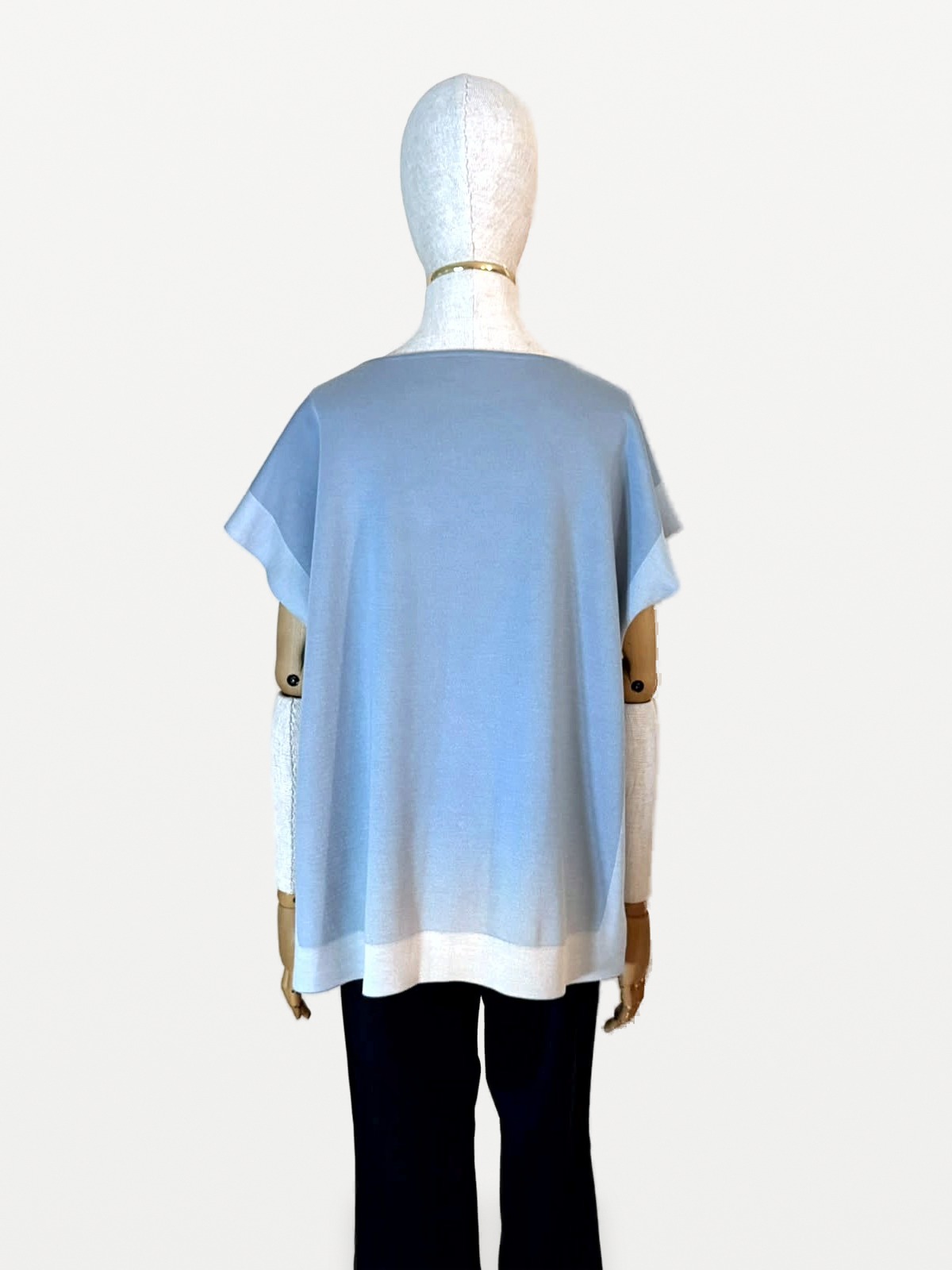 Maison Ullens Maison Ullens knitted top in cashmere and sky-blue silk 2
