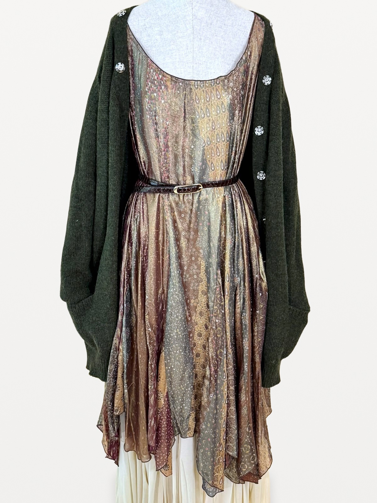A Détacher’s Oversized Knitted Cardigan in Olive Green Wool and Alpaca 2