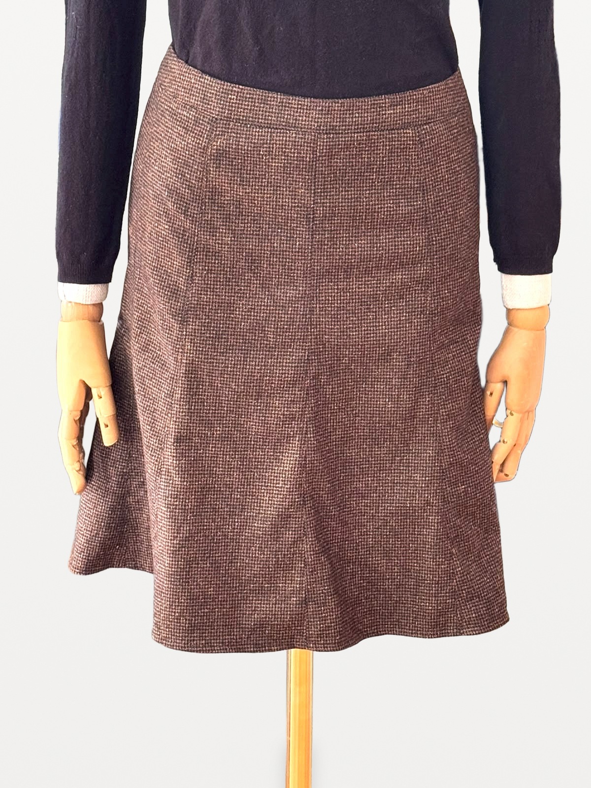 Etro Etro’s tweed skirt in a wool and silk blend with a brown-toned checked pattern 4