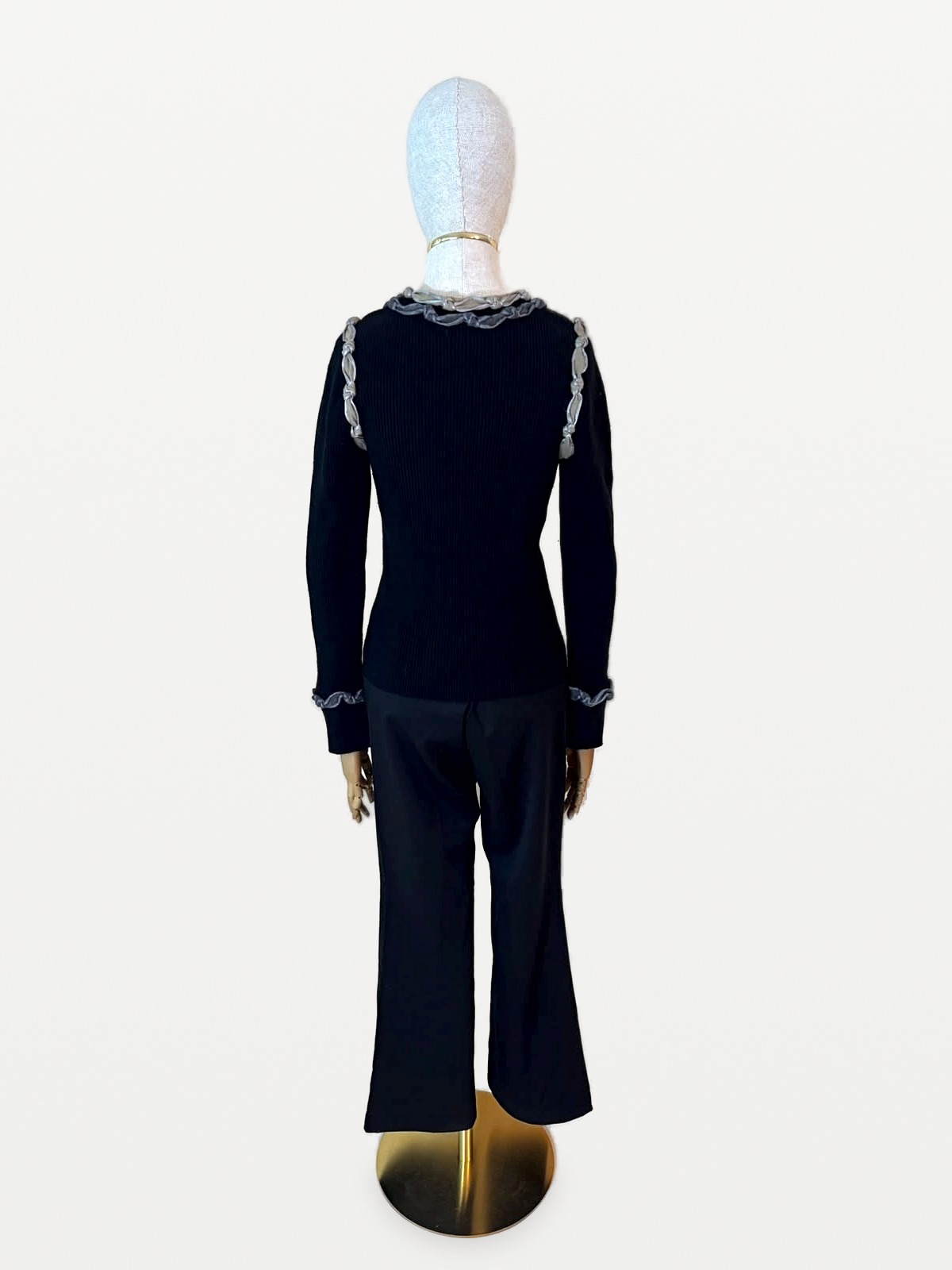 Chanel Pullover mit Knoten 2