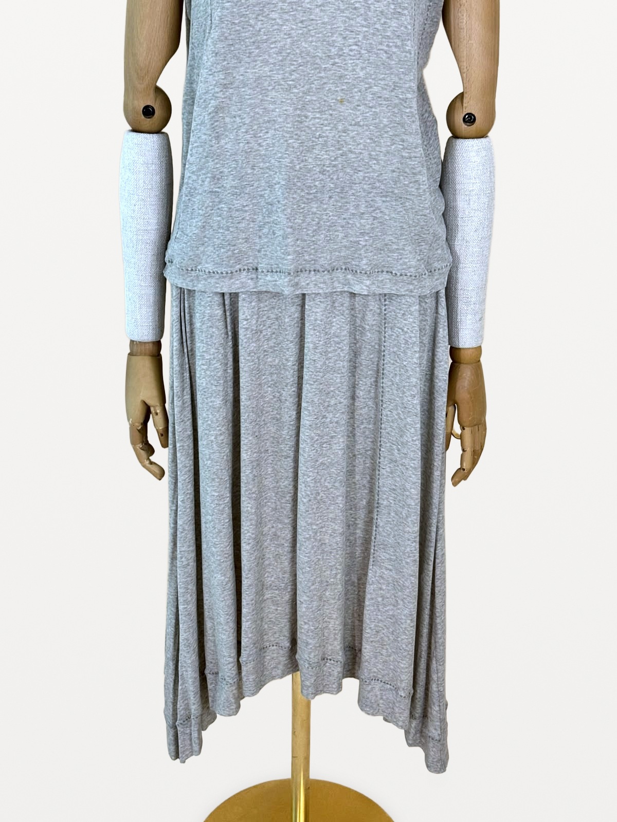 Issey Miyake HaaT Issey Miyake ‘HaaT’ Two-Piece Set (Short-Sleeved Top and Asymmetrical Skirt) in Grey Vigoré Cotton Knit 4